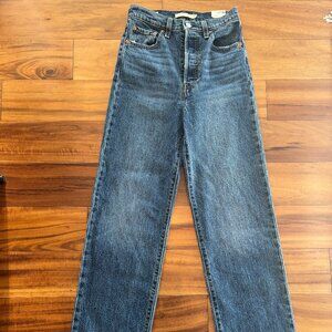 Levi's Ribcage Straight Leg Jeans
